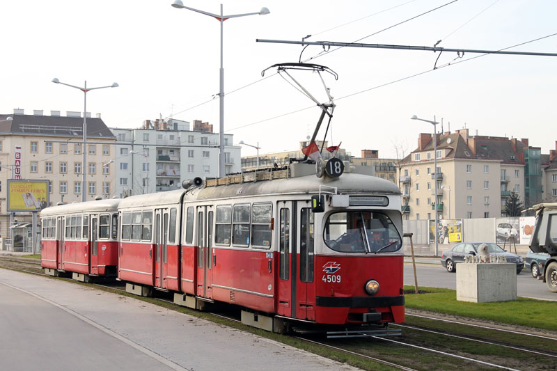 E1 4509 + c3 1244 Linie 18