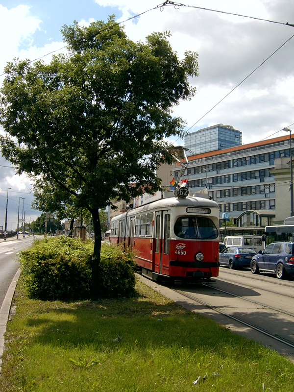 62 4650 E1