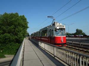 67er Schnellstraßenbahnstrecke 2013-06 01
