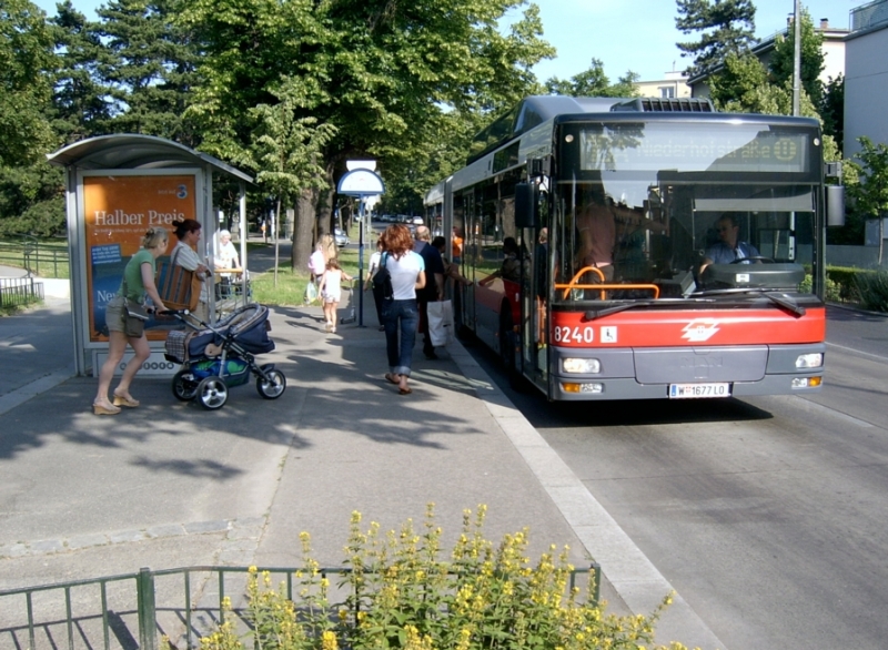 10A 8240 am Türkenschanzplatz