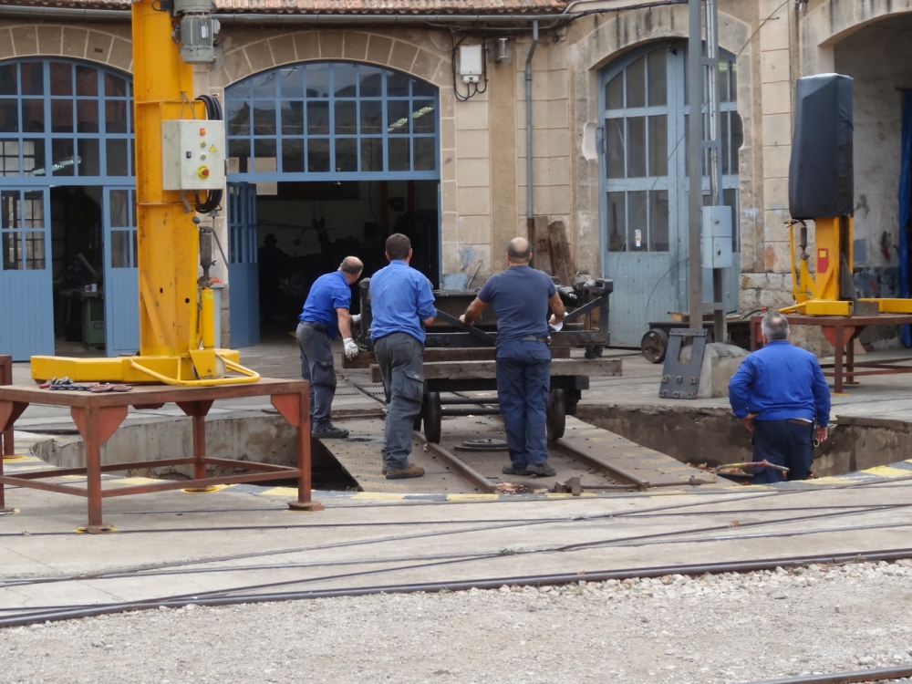 Tren de Sóller, Lok-Drehscheibe, -Schuppen