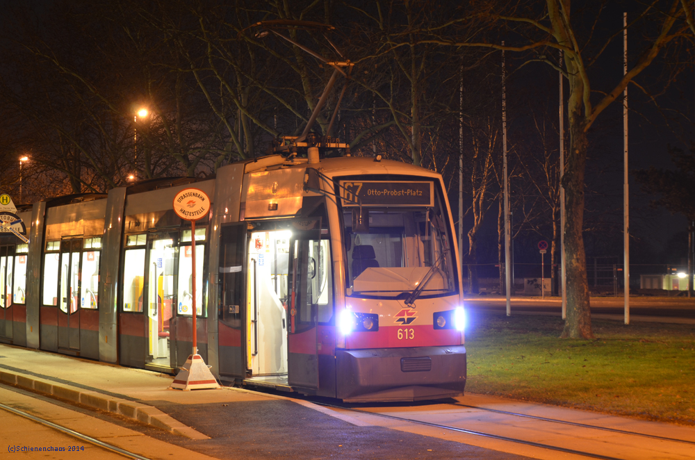 B 613