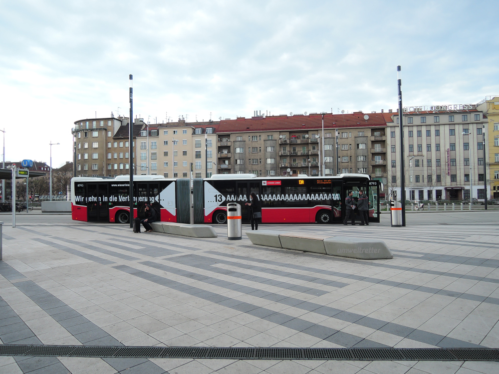 13A Hauptbahnhof