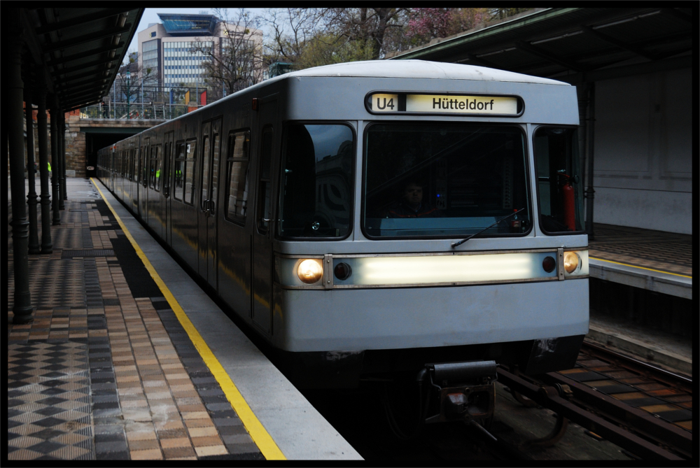 2015-04-08/U4/Stadtpark