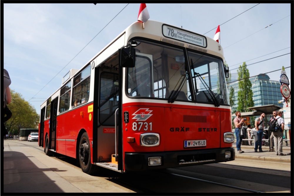 LU 200 M11/8731/2015-04-25/78M/Schwedenplatz