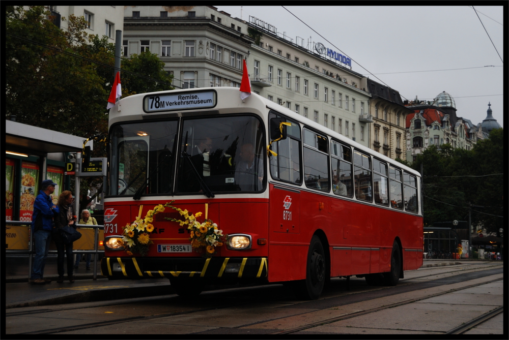 LU 200 M11/8731/2014-09-13/78M/Schwedenplatz