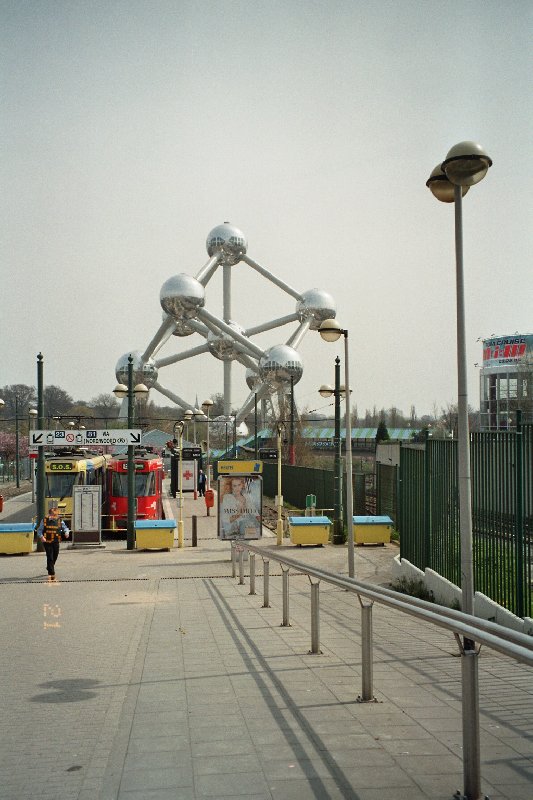 Atomium mit Tram