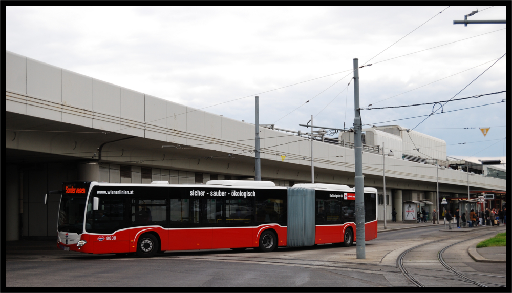 2016-05-17/8838/Sonderwagen/Zentrum Kagran