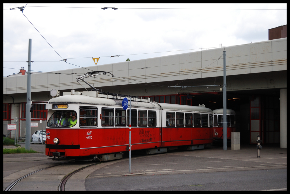 2016-05-17/4792/Fahrschule/Zentrum Kagran