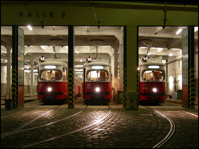 Kleine nächtliche Parade in der Halle II