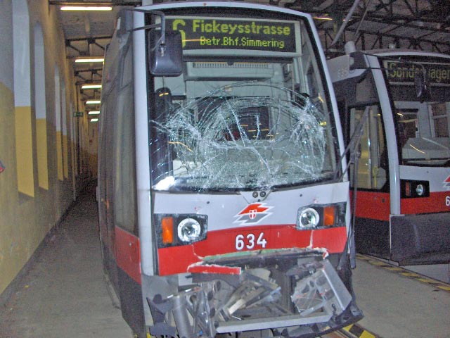Straßenbahn mit Straßenbahn