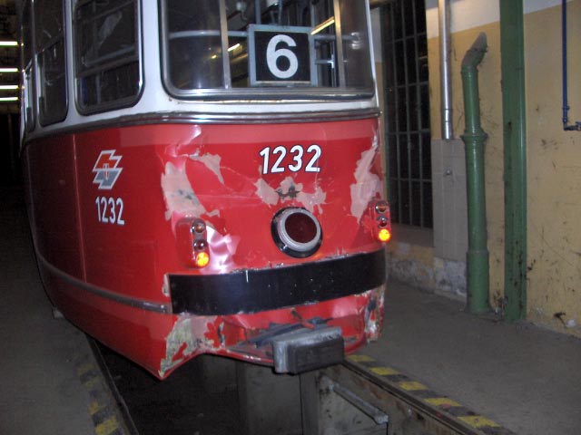 Straßenbahn mit Straßenbahn 4