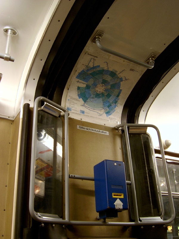 E 4402 Interieur 05