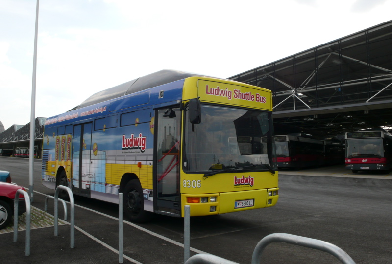 LPD 8306 Ludwig-beklebter Midibus