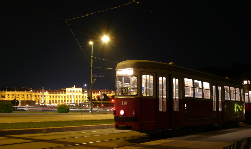 10 1130 vorm Schloss Schönbrunn