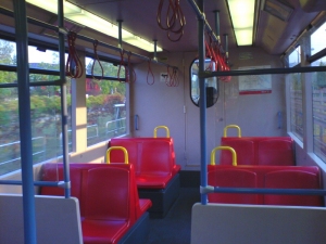 U6 T 2608 rote Plastiksitze 1