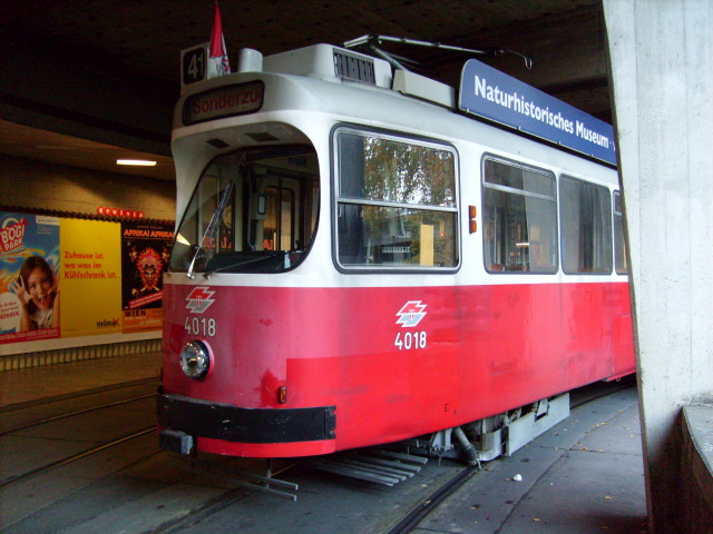 Sonderzug Linie41 Schottentor 4018 + 1418