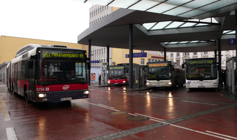 66A 8256, 64A 8419, PostBusse - am Silvestertag 2007
