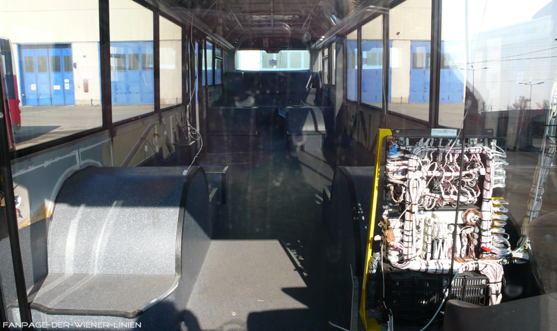 Bild 03 (8442 - leerer Innenraum)